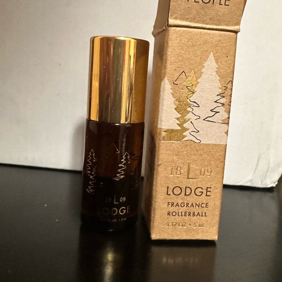 Free People Other - Free People 1809 collection fragrance rollerball oil✨🪵